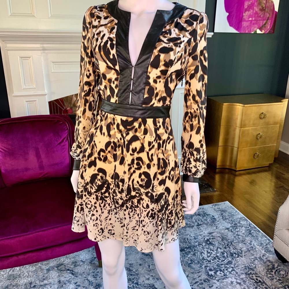 🎉🎉 SOLD 🎉🎉 Bebe Animal Print Dress